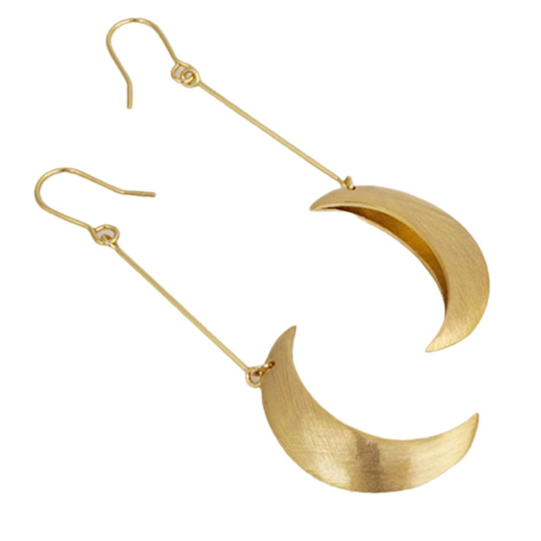 Niche Celebrity Simple Elegant Crescent Earrings