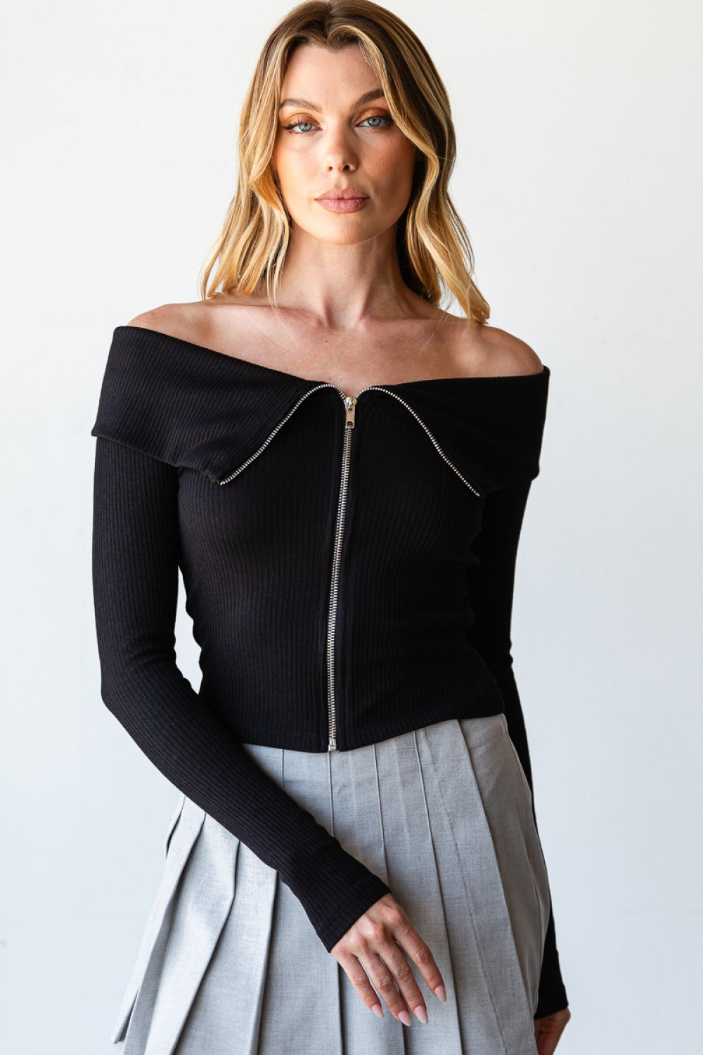 Off shoulder zipper long sleeve top